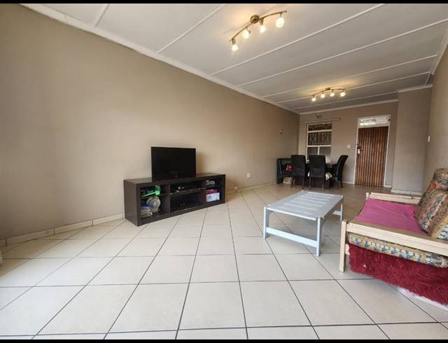 2 BEDROOM TOWNHOUSE FOR SALE IN BRACKENHURST